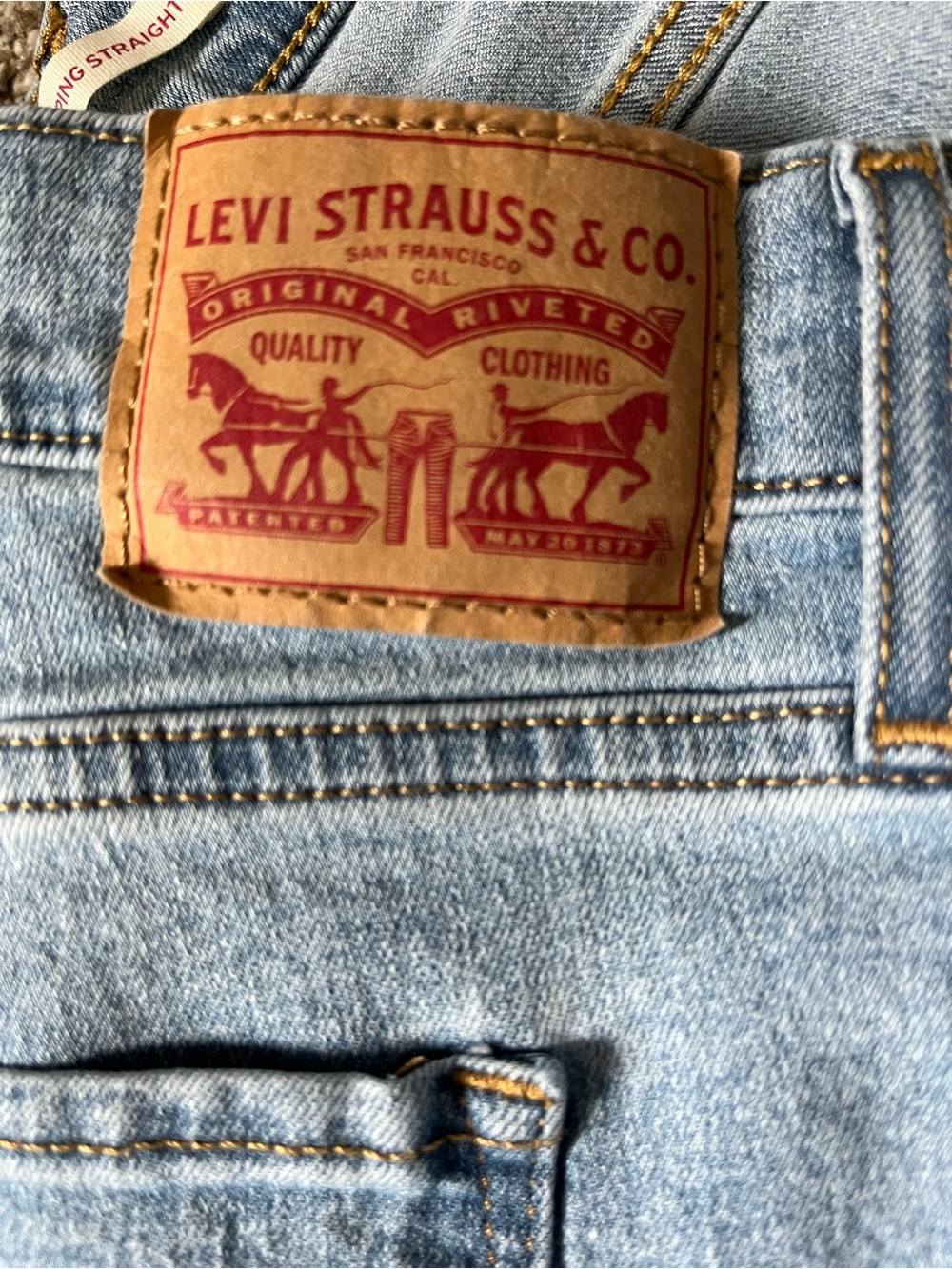Levi's 314 Slim Straight Jeans 34x32 runs big in waist